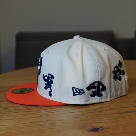 NEW ERA・ニューエラ　59FIFTY COIN PARKING DELIVERY シカゴ・ブルズ ワインコーク セーフティオレンジバイザー 13534558