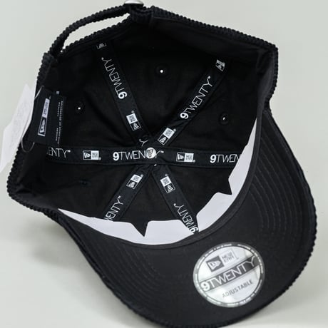 NEW ERA・ニューエラ　9TWENTY Corduroy コーデュロイ Metal Flag（ブラック）