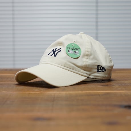 NEWERA・ニューエラ　9TWENTY MLB Summer Corduroy ニューヨーク・ヤンキース クロームホワイト