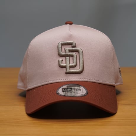NEW ERA・ニューエラ 9FORTY A-Frame Mocha Mousse サンディエゴ・パドレス ダーティーローズ/ウェットバーク