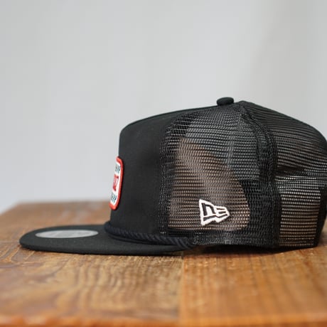 NEW ERA・ニューエラ　The Golfer トラッカー SANTA CRUZ チェックロゴ ブラック