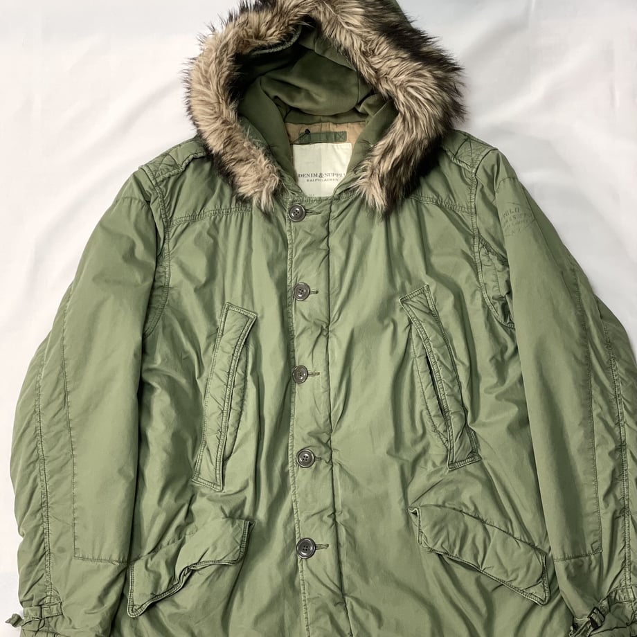 636e3db34aed194eea3d0438