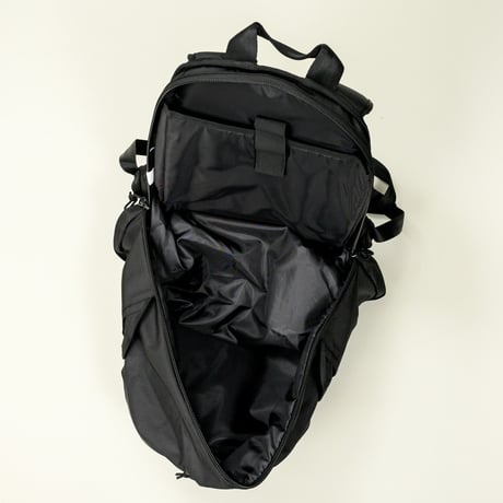 NEW ERA・ニューエラ　 スポーツパック　31L　（ブラック）