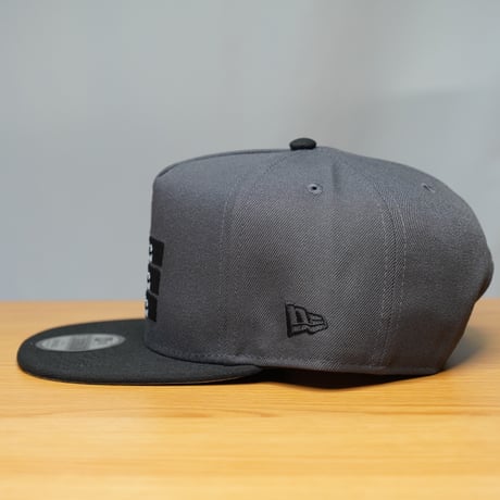 NEW ERA・ニューエラ 9FIFTY A-Frame kansaï yamamoto Face ダークグラファイト/ブラック