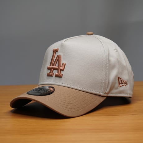NEW ERA・ニューエラ 9FORTY A-Frame Mocha Mousse ロサンゼルス・ドジャース リバーブラウン/カーキ