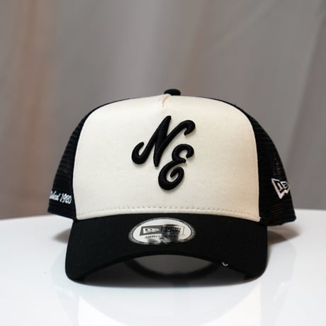 NEW ERA・ニューエラ 9FORTY A-Frame トラッカー クラシックロゴ クローム/ブラック