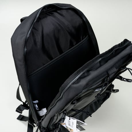 NEW ERA・ニューエラ　 スケートボード アーバンパック 33L TPU（ブラック）