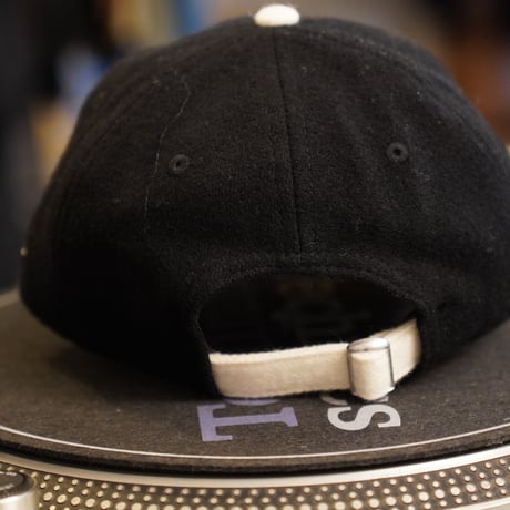 NEWERA・ニューエラ　  9TWENTY Melton メルトン Classic Logo ブラック オフホワイトバイザー