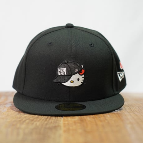 NEW ERA・ニューエラ　59FIFTY HELLO KITTY キャップ ブラック　キティちゃん　14348625