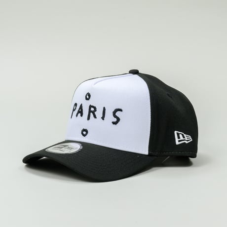 NEW ERA・ニューエラ　9FORTY A-Frame JEAN MICHEL BASQUIAT ジャン=ミシェル・バスキア PARIS（ホワイト/ブラック）