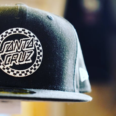 NEW ERA・ニューエラ　59FIFTY Santa Cruz サンタクルーズ サークルロゴ ブラック グレーアンダーバイザー