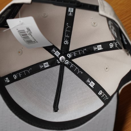 NEW ERA・ニューエラ 9FIFTY A-Frame kansaï yamamoto Old English ストーン/ブラック