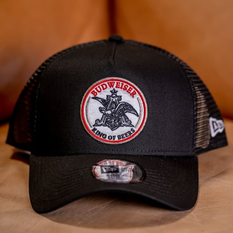 NEW ERA・ニューエラ　9FORTY A-Frame トラッカー Budweiser バドワイザー アンハイザーロゴ（ブラック）