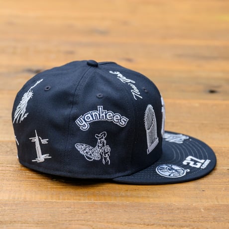 NEWERA・ニューエラ　 59FIFTY New York Yankees Allover ニューヨーク・ヤンキース（ネイビー）
