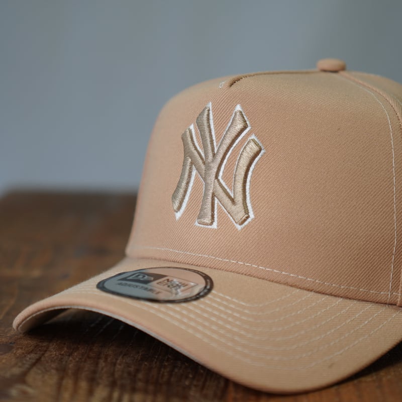 【プロフ必読☆monkey】ニューエラ9FORTYベージュスワロフスキー NEW ERA・ニューエラ 9FORTY A-Frame Pancakes ニューヨーク・ヤン