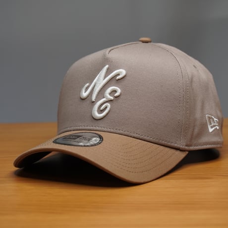 NEW ERA・ニューエラ 9FORTY A-Frame Mocha Mousse クラシックロゴ アッシュブラウン/カーキ