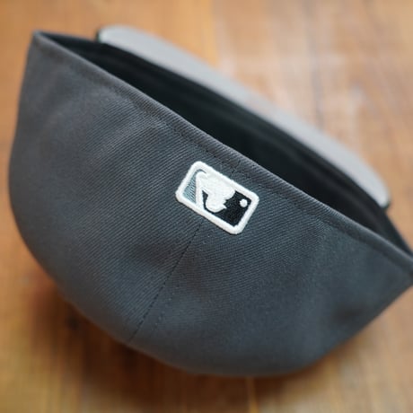 NEWERA・ニューエラ　59FIFTY Shadow ニューヨーク・ヤンキース ダークグラファイト ブラックバイザー