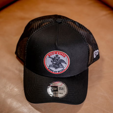 NEW ERA・ニューエラ　9FORTY A-Frame トラッカー Budweiser バドワイザー アンハイザーロゴ（ブラック）