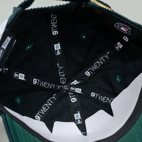 NEW ERA・ニューエラ　 9TWENTY MLB Corduroy コーデュロイ ボストン・レッドソックス（ダークグリーン）