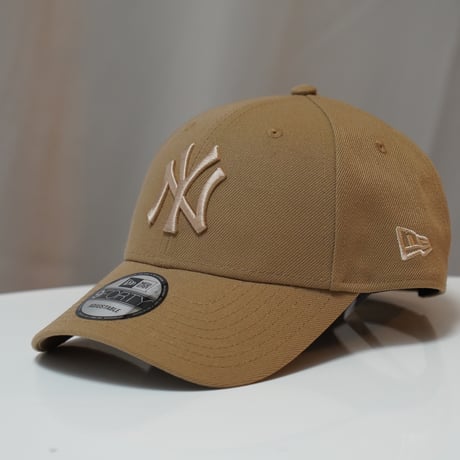 NEW ERA・ニューエラ 9FORTY Tonal Logo ニューヨーク・ヤンキース カーキ