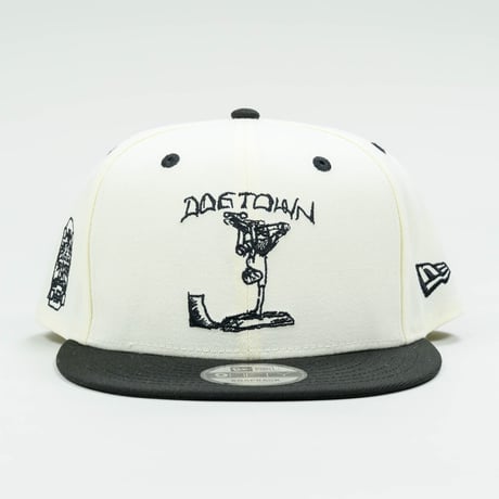 NEWERA・ニューエラ　  9FIFTY DOG TOWN ドッグタウン ロゴ クロームホワイト ブラックバイザー