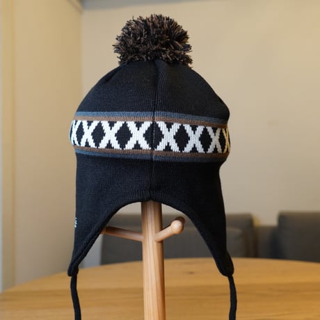 NEWERA・ニューエラ ポンポンニット イヤーフラップ Ear Flap Line ブラック 14312139