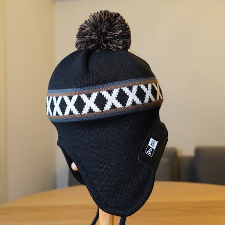NEWERA・ニューエラ ポンポンニット イヤーフラップ Ear Flap Line ブラック 14312139