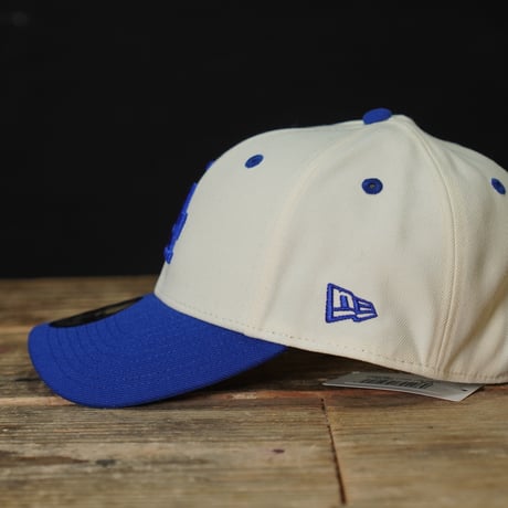 NEW ERA・ニューエラ　9FORTY 2-Tone Woven Label ロサンゼルス・ドジャース クローム ロイヤルバイザー 14667830