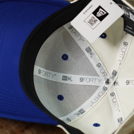 NEW ERA・ニューエラ　9FORTY 2-Tone Woven Label ロサンゼルス・ドジャース クローム ロイヤルバイザー 14667830