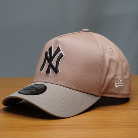 NEW ERA・ニューエラ 9FORTY A-Frame Mocha Mousse ニューヨーク・ヤンキース タイムレストープ/アッシュブラウン