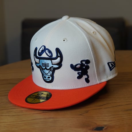 NEW ERA・ニューエラ　59FIFTY COIN PARKING DELIVERY シカゴ・ブルズ ワインコーク セーフティオレンジバイザー 13534558