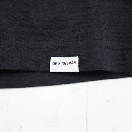 DE SINGSMAN　サバービア Tee（ブラック）