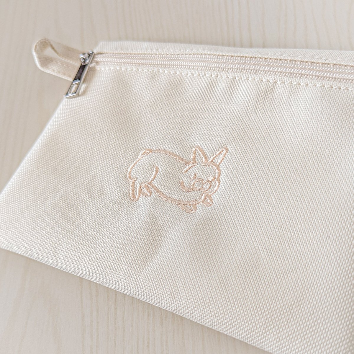 うさちゃん♡    ウエイト枠  刺繍イニシャルポーチ♡ M様 専用♡ ウエイト枠 刺繍イニシャルポーチ♡ - メルカリ