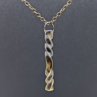 ペンダント　ツイストバー02