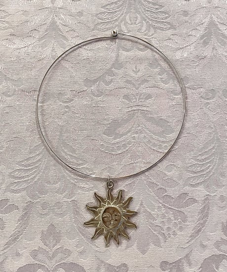 Vintage Sun Design Wire Choker Necklace