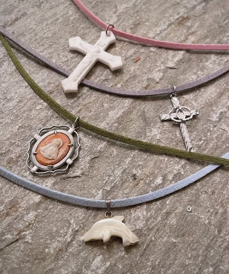 Vintage Silver Cross Design Choker Necklace Gray