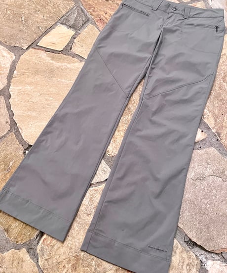 Vintage COLUMBIA Pale Gray Tech Design Nylon Flare Pants M