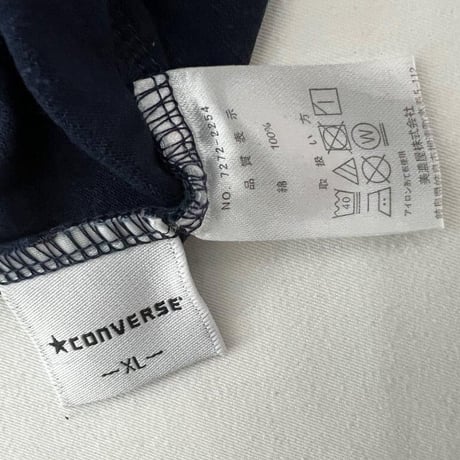CONVRSE  Ｔシャツ　　紺色