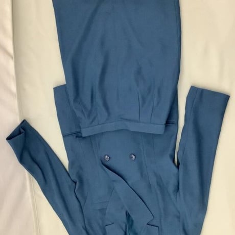 服　肩パット入り