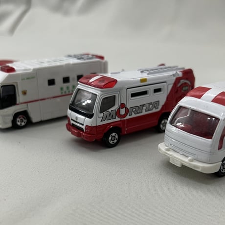 TOMICA　救急車セット
