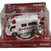 ディズニー　TOMY　救急車