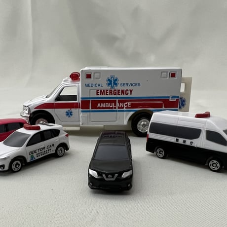 多色ミニカーセット（救急車含む） トミカ『救急車』ミニカーと同じ絵柄の箱を探し収納しよ☆緊急