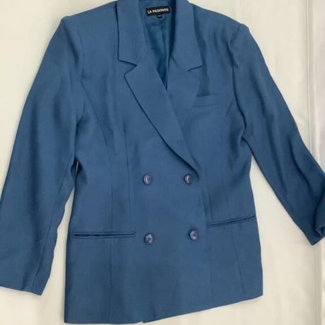 服　肩パット入り