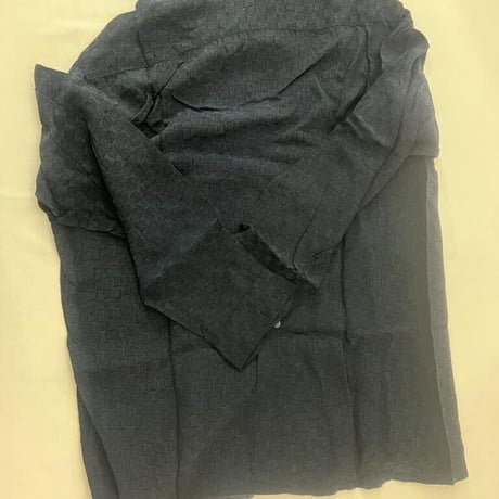 黒長袖シャツ　　Lサイズ