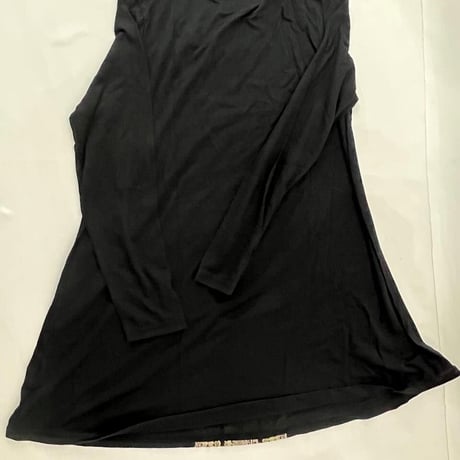 黒ロングTシャツ　　CLOSE_UP