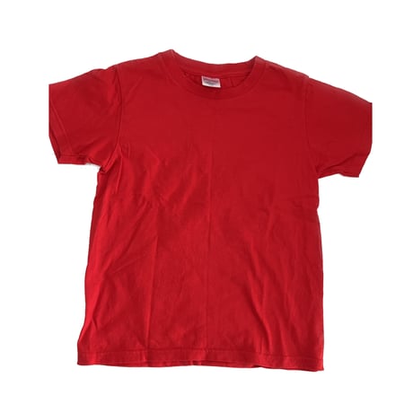 Ｔシャツ　赤い