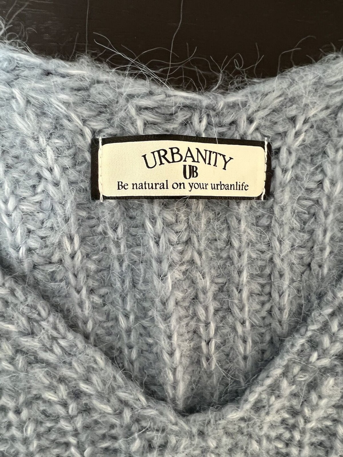 【i20】【URBANITY】リブニットセーター クリーム　【M】 美品 ランダムリブ ハイネックニット （ニット・セーター）｜COMME CA