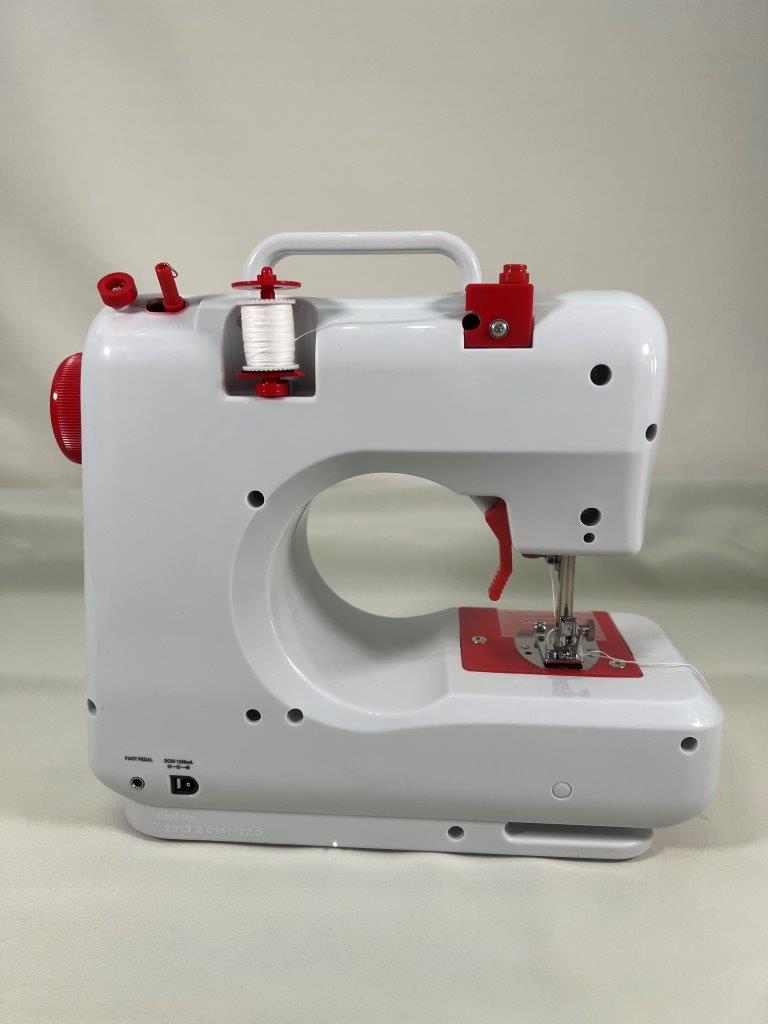 Compact Sewing machne SISコンパクト電動ミシン レッド | tom...