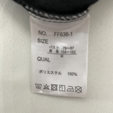 黒半袖シャツ