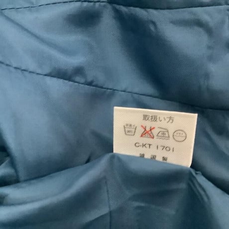 服　肩パット入り